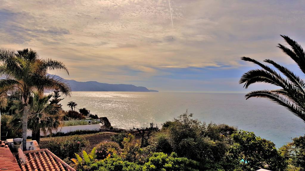 Villa Carabeo Nerja Bagian luar foto